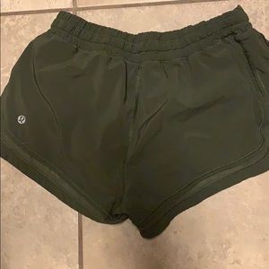 Forest green size 8 lululemon short
